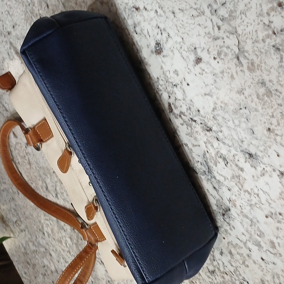 Stone Mountain USA Leather Shoulder Bag - Picture 4 of 7